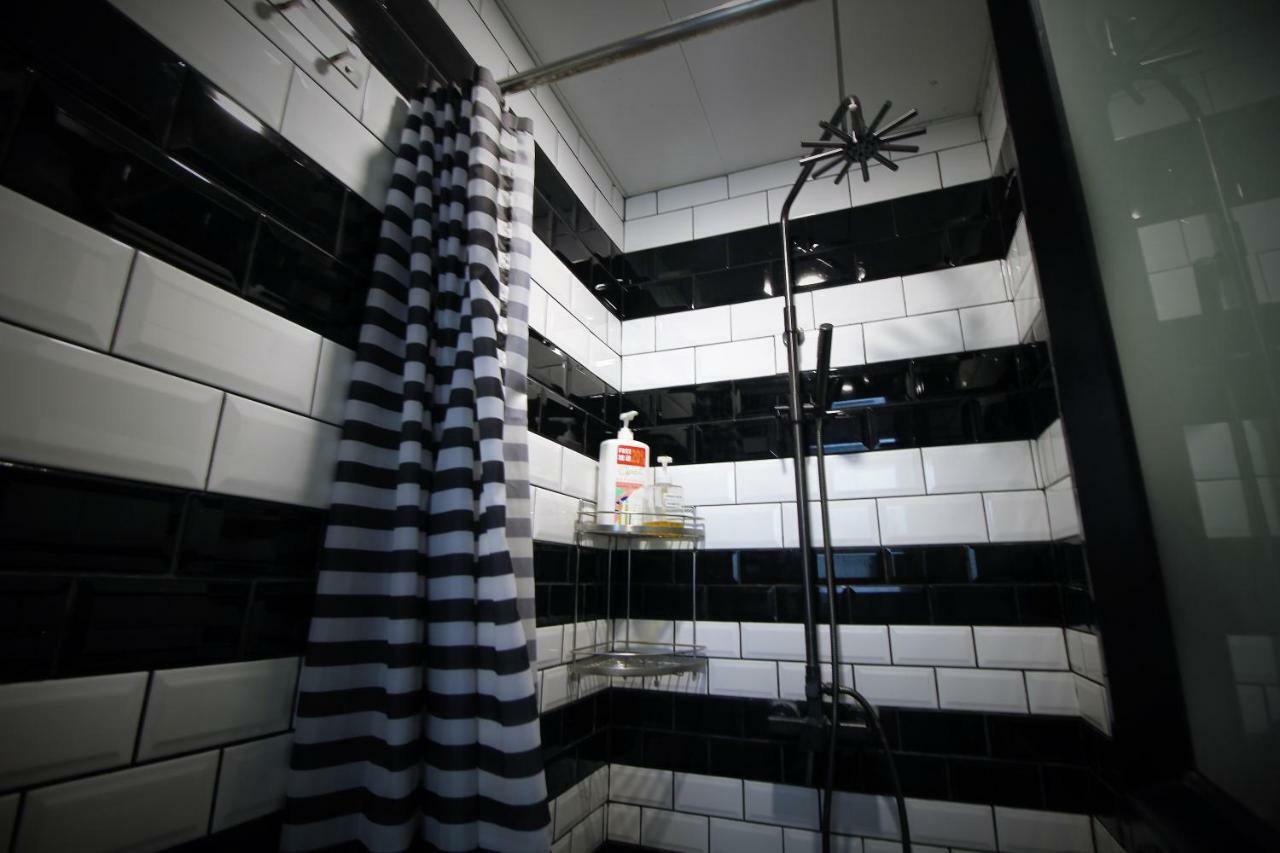 Urban Pack Hostel Hong Kong Bagian luar foto